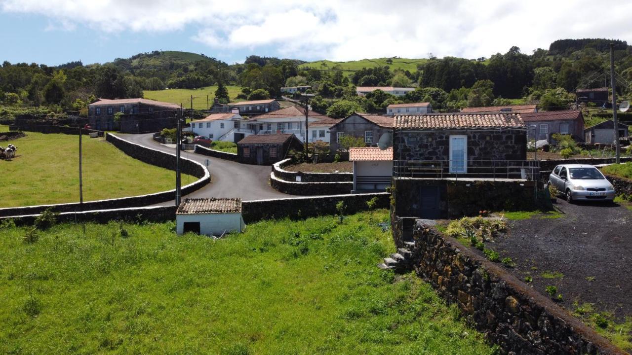 Вілла Casa Da Ribeirinha Ribeirinha  Екстер'єр фото